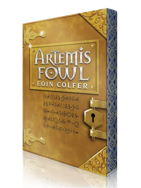 Capa do livro Artemis Fowl de Eoin Colfer